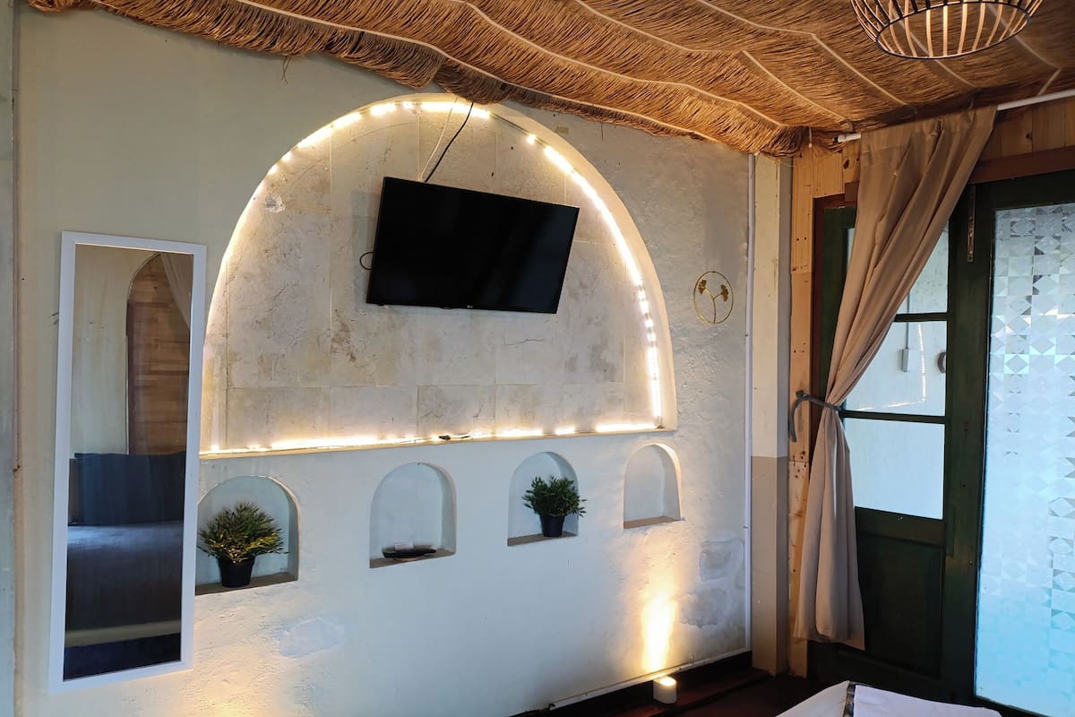 Cabana superluxo | 1 quarto, escrivaninha, Wi-Fi de cortesia, roupa de cama