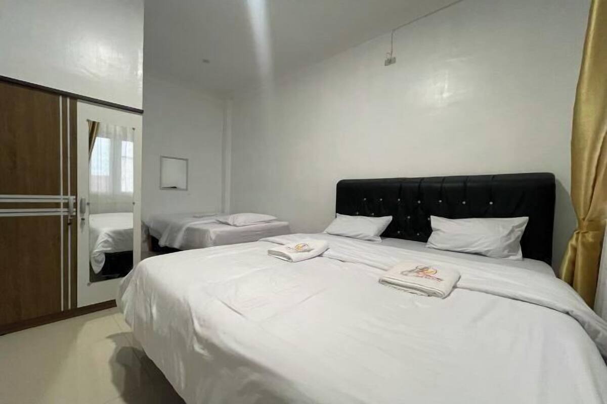 Desk, WiFi (free), bed sheets