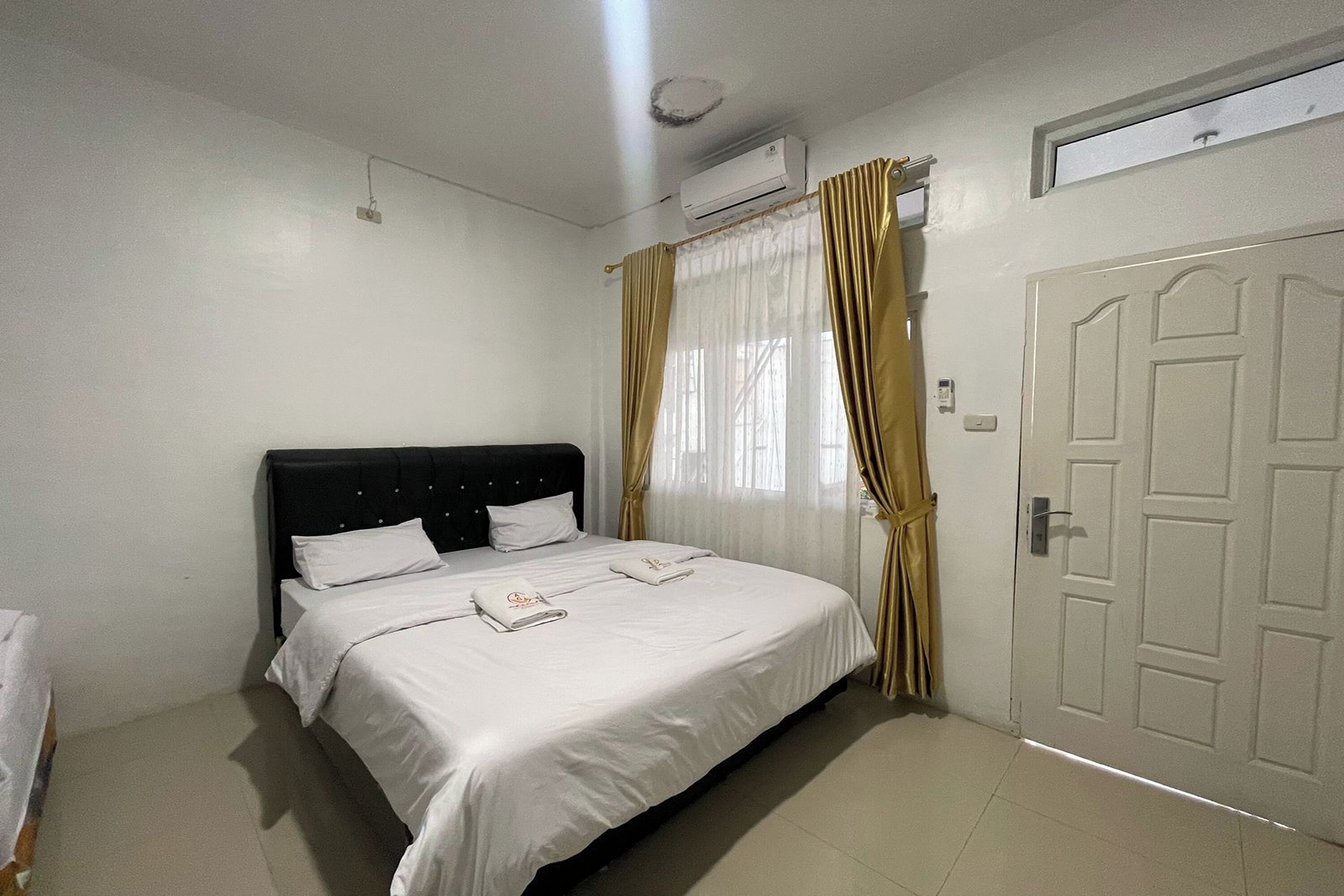 Deluxe Room | Desk, free WiFi, bed sheets