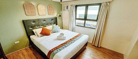 Deluxe Room, 1 Queen Bed