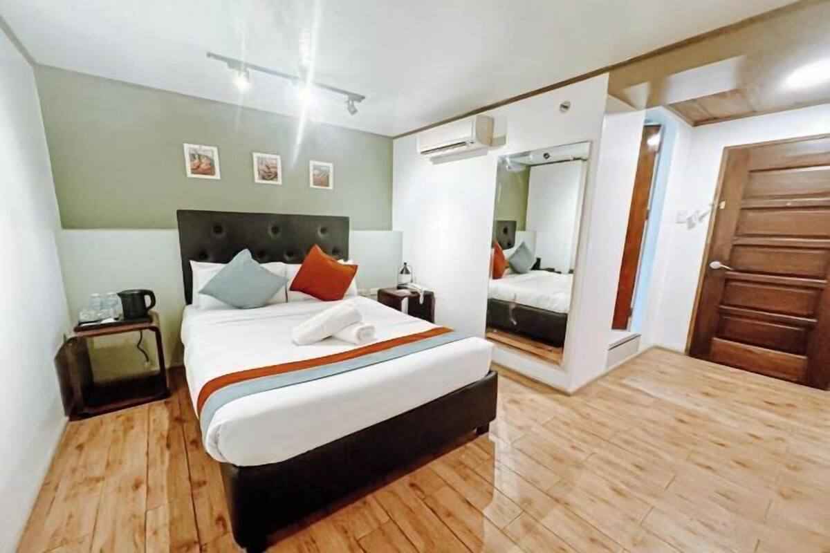Free WiFi, bed sheets