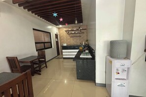 Petit déjeuner composé de spécialités régionales (150 PHP par personne)