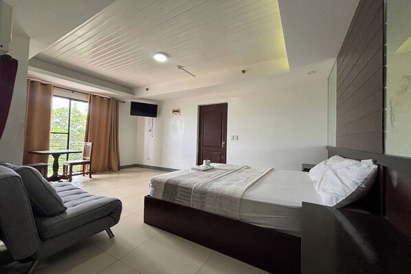 Fer et planche à repasser, Wi-Fi gratuit, draps fournis