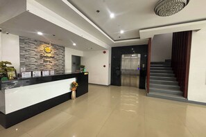 Lobby - Yellowbell Hotel (Batangas City)