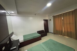 Superior Twin Room | Iron/ironing board, free WiFi, bed sheets