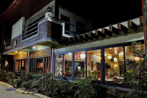 Mom Shie'S Apartelle