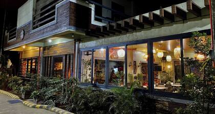 Mom Shie'S Apartelle