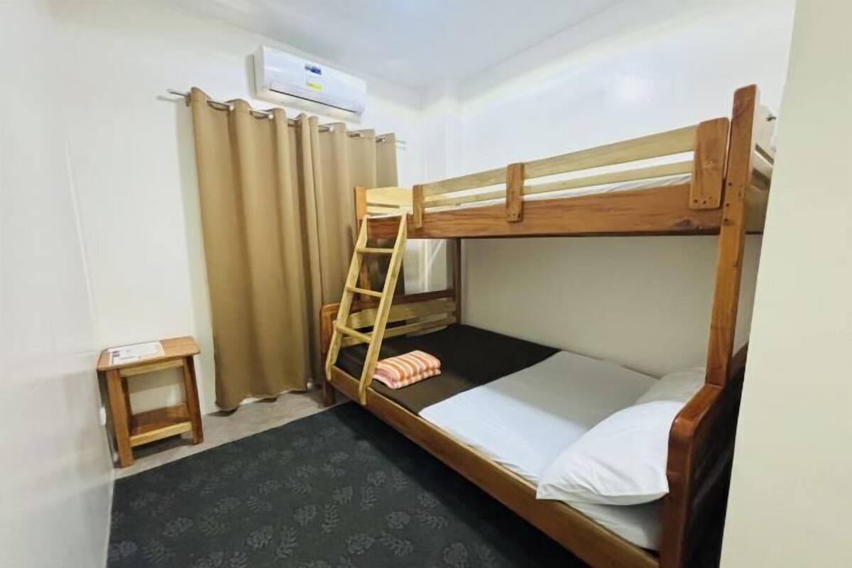 Free WiFi, bed sheets