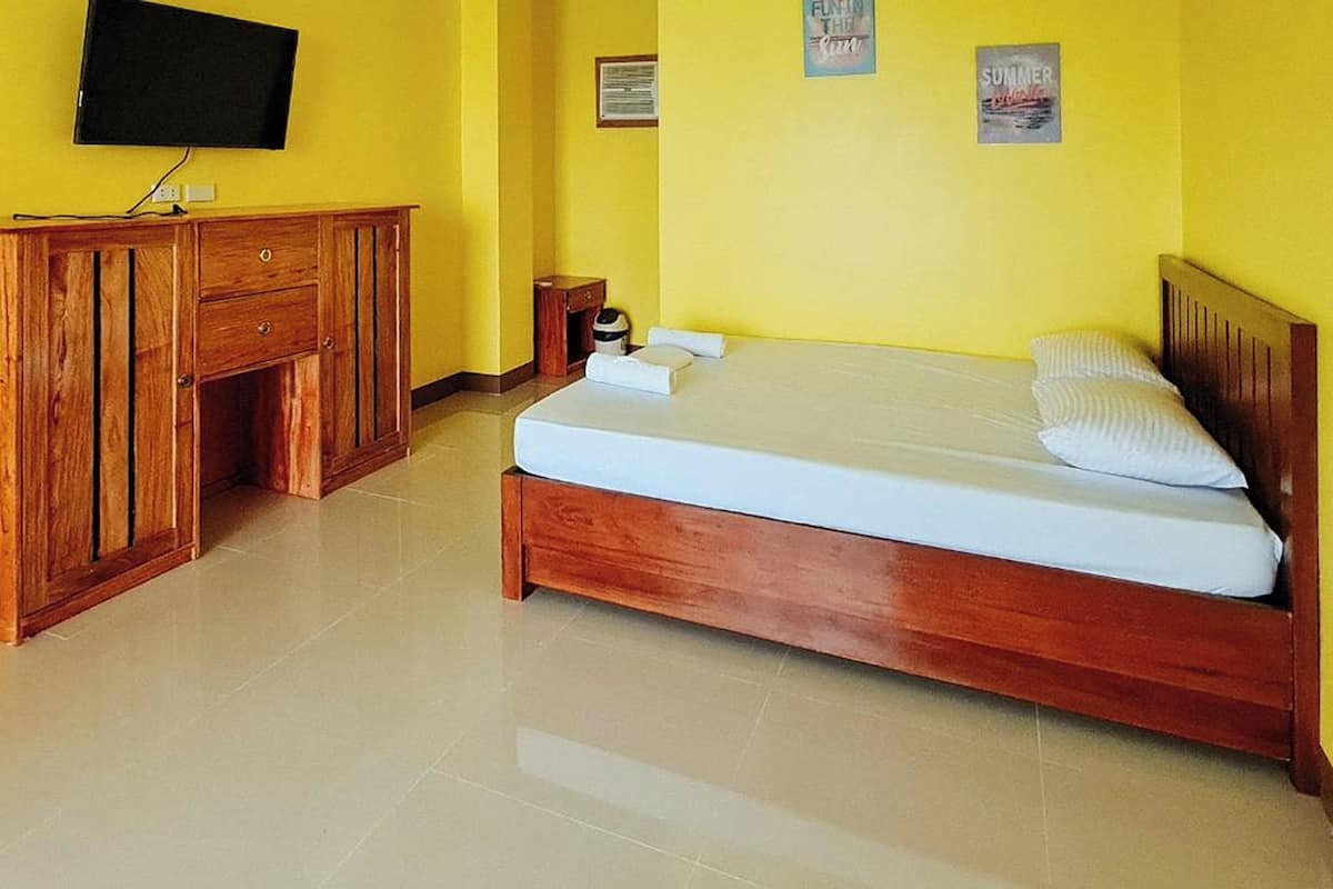 ห้องดีลักซ์ | โต๊ะทำงาน, เตียงเสริม/เปล, Wi-Fi ฟรี, ผ้าปูที่นอน