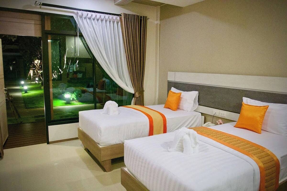 1 bedroom, desk, free WiFi, bed sheets