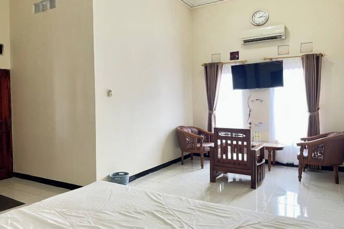 1 habitación, escritorio, wifi gratis y ropa de cama