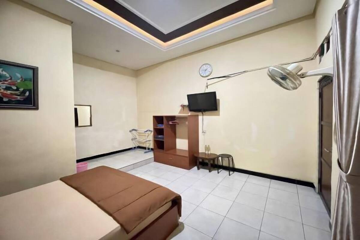 1 habitación, escritorio, wifi gratis y ropa de cama