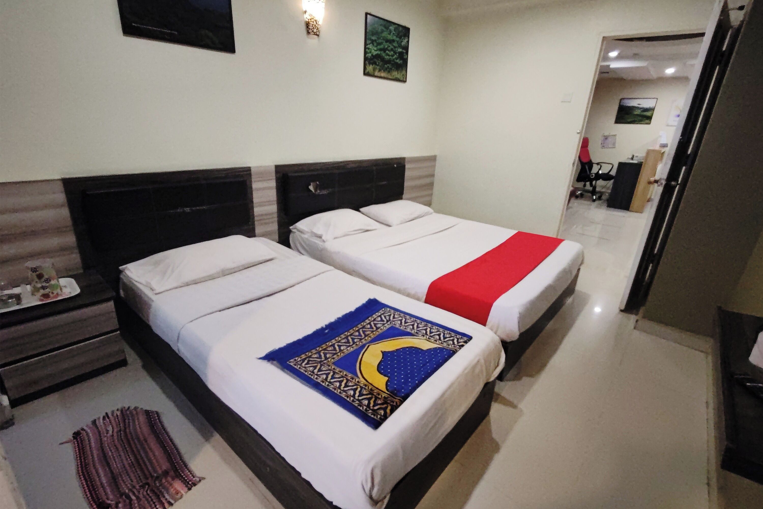 Desk, iron/ironing board, free WiFi, bed sheets