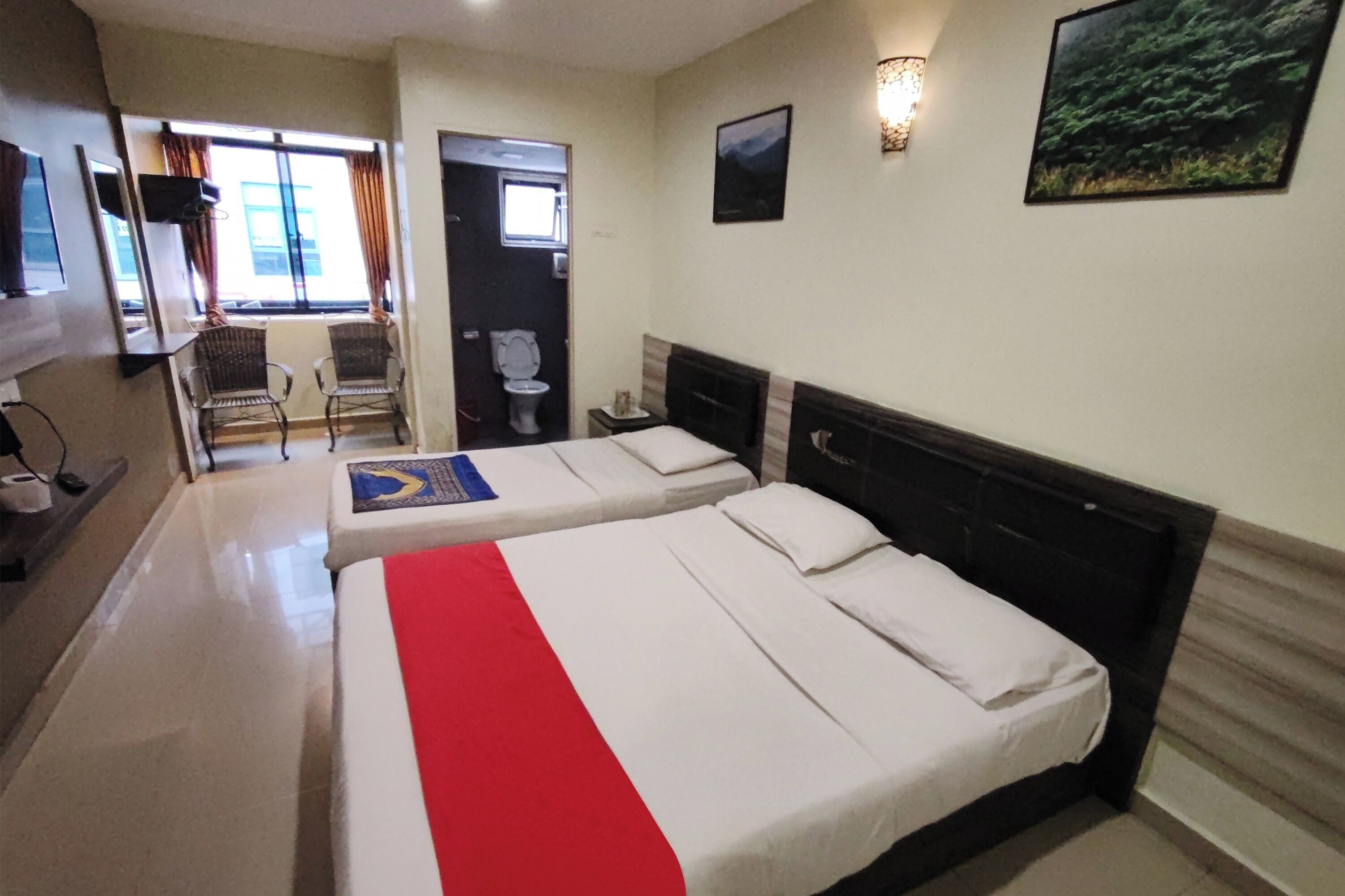 Superior Suite | Desk, iron/ironing board, free WiFi, bed sheets