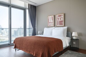 Iron/ironing board, WiFi, bed sheets - Blueground | DIFC, pool, nr Dubai Opera (Dubai)