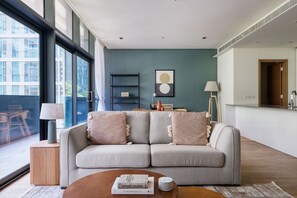 Fernseher, Stereoanlage