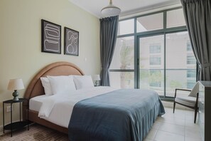 Iron/ironing board, WiFi, bed sheets