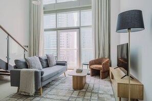 Télévision, chaîne hi-fi