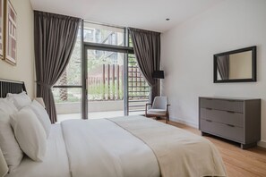 Silitysrauta/-lauta, Wi-Fi, vuodevaatteet