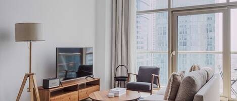 Télévision, chaîne hi-fi