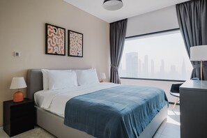 Iron/ironing board, WiFi, bed sheets