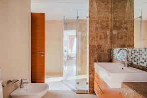 Hair dryer, towels