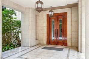 Interior - Blueground | Old Town, pool, nr Historic Plaza (Dubai)