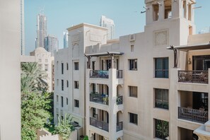 Exterior - Blueground | Old Town, pool, nr Historic Plaza (Dubai)