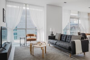 Fernseher, Stereoanlage