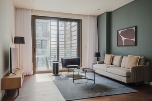 Fernseher, Stereoanlage