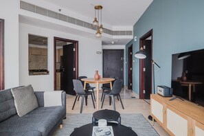 Fernseher, Stereoanlage