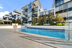 Pool - Spacious Lakefront Apartment with Pool Access (Kingston)