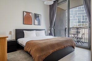 Silitysrauta/-lauta, Wi-Fi, vuodevaatteet