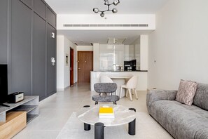 Fernseher, Stereoanlage