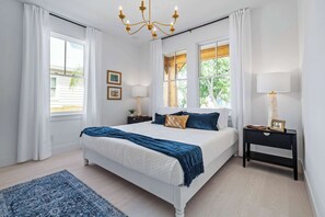 5 bedrooms, desk, travel cot, WiFi