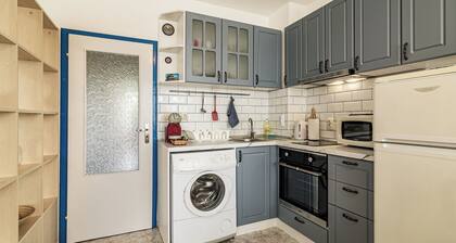 2-bedroom apartment, close to the beach and the sea in cool Varna with WiFi.
