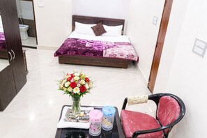 Deluxe Double Room | Soundproofing - Hotel Dixit Residency Vrindavan (Vrindavan)