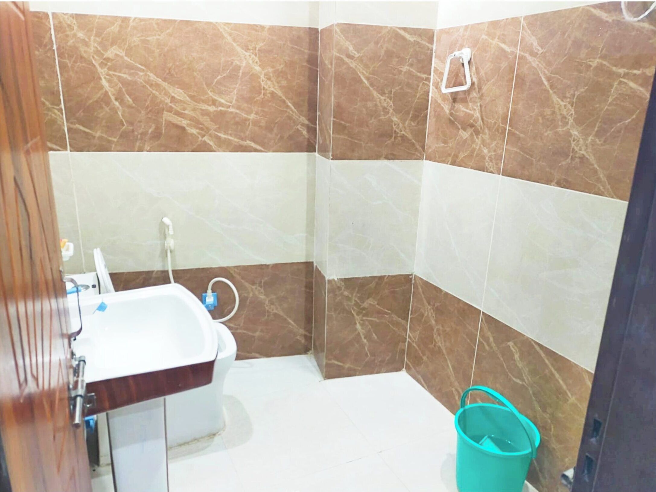 Superior Triple Room | Bathroom | Shower, free toiletries, slippers, soap