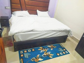 Deluxe Double Room | Soundproofing - Hotel Dixit Residency Vrindavan (Vrindavan)