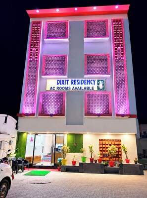 Exterior - Hotel Dixit Residency Vrindavan (Vrindavan)
