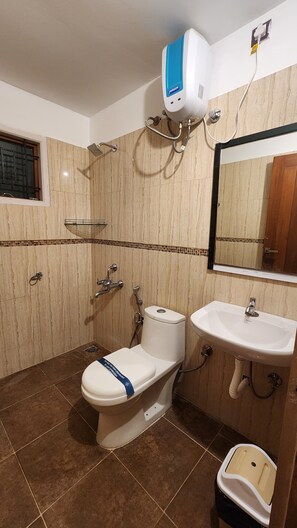 Towels, soap, shampoo - Royal Residency (Tiruvannamalai)