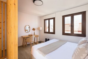 2 Schlafzimmer, Zimmersafe, Schreibtisch, Bügeleisen/Bügelbrett