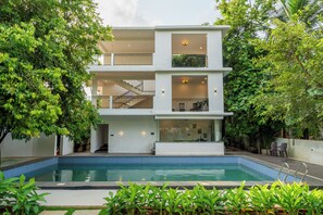 Outdoor pool - Mysa by De Soul Santé (Morjim)