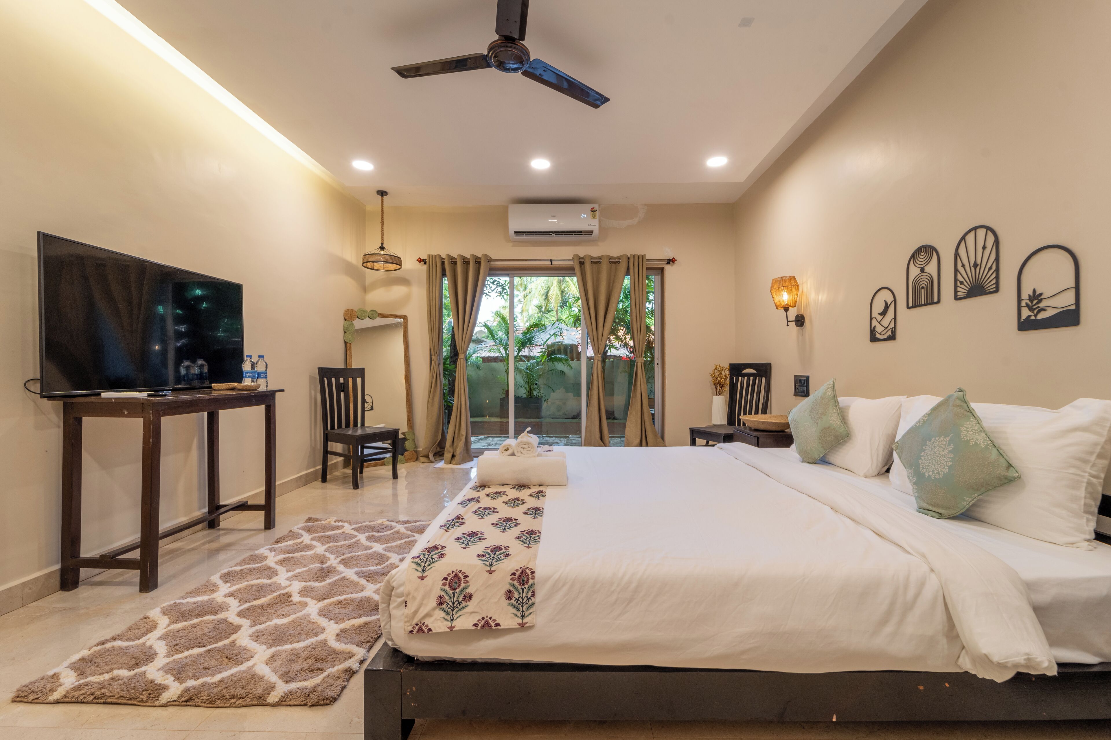 Premium Double Room | Free WiFi, bed sheets