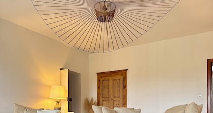 Authentic house in the heart of the village 5mn from the beach