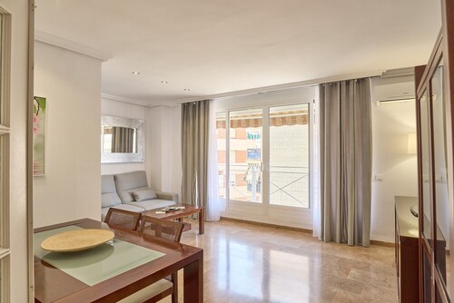 Apartment '5 Caballeros' with Balcony, Wi-Fi and Air Conditioning