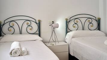 2 bedrooms, iron/ironing board, free WiFi, bed sheets