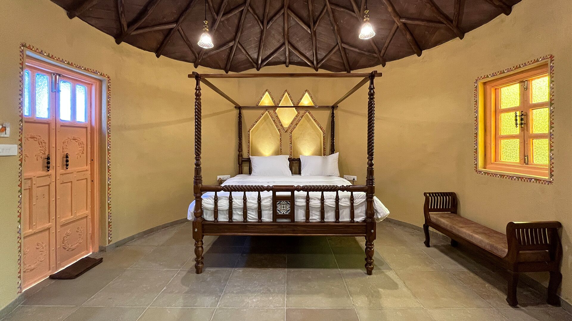 Bhunga Rooms | Down duvets, free WiFi