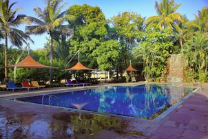 2 piscinas al aire libre