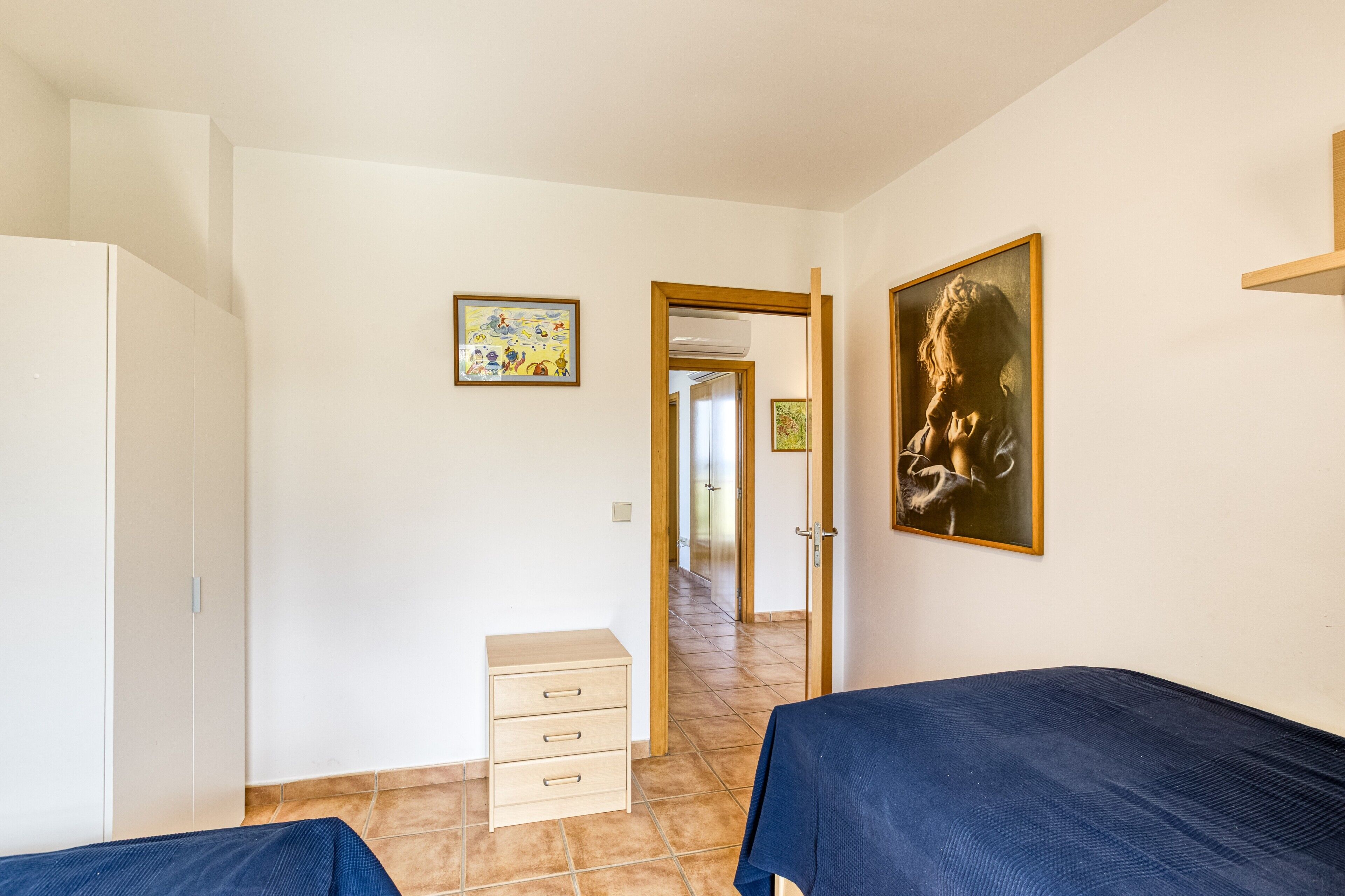 3 slaapkamers, een strijkplank/strijkijzer, gratis wifi, beddengoed